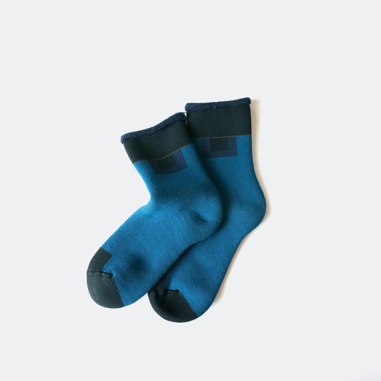 fluffy socks WINDOW（dark green blue）FEEL MY FOOT STEPS