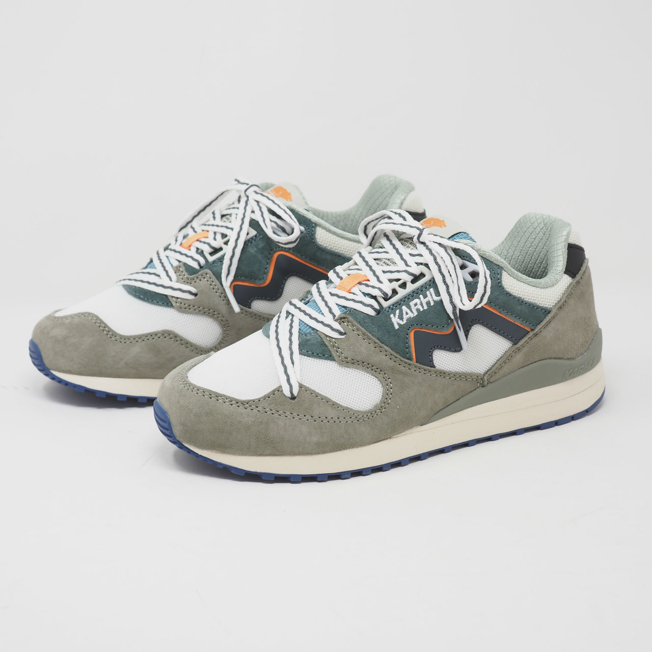 KARHU シンクロンクラシック アビーストーン/タービュランス（カルフ スニーカー フィンランド）